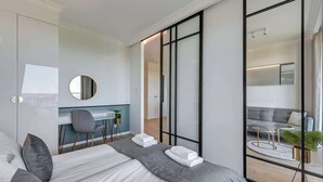 1 bedroom, iron/ironing board, WiFi, bed sheets - Gdynia Modern Tower | Great City View | 13 floor (Gdynia)