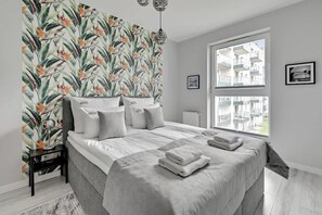 Bügeleisen/Bügelbrett, Reisekinderbett, WLAN, Bettwäsche