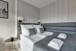 Bügeleisen/Bügelbrett, Reisekinderbett, WLAN, Bettwäsche