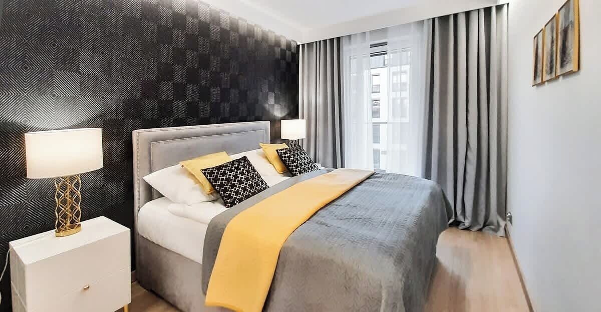 Ferros/tábuas de passar roupa, berço de viagem, Wi-Fi, roupa de cama