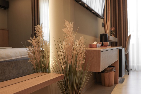 Desk, laptop workspace, free WiFi, bed sheets