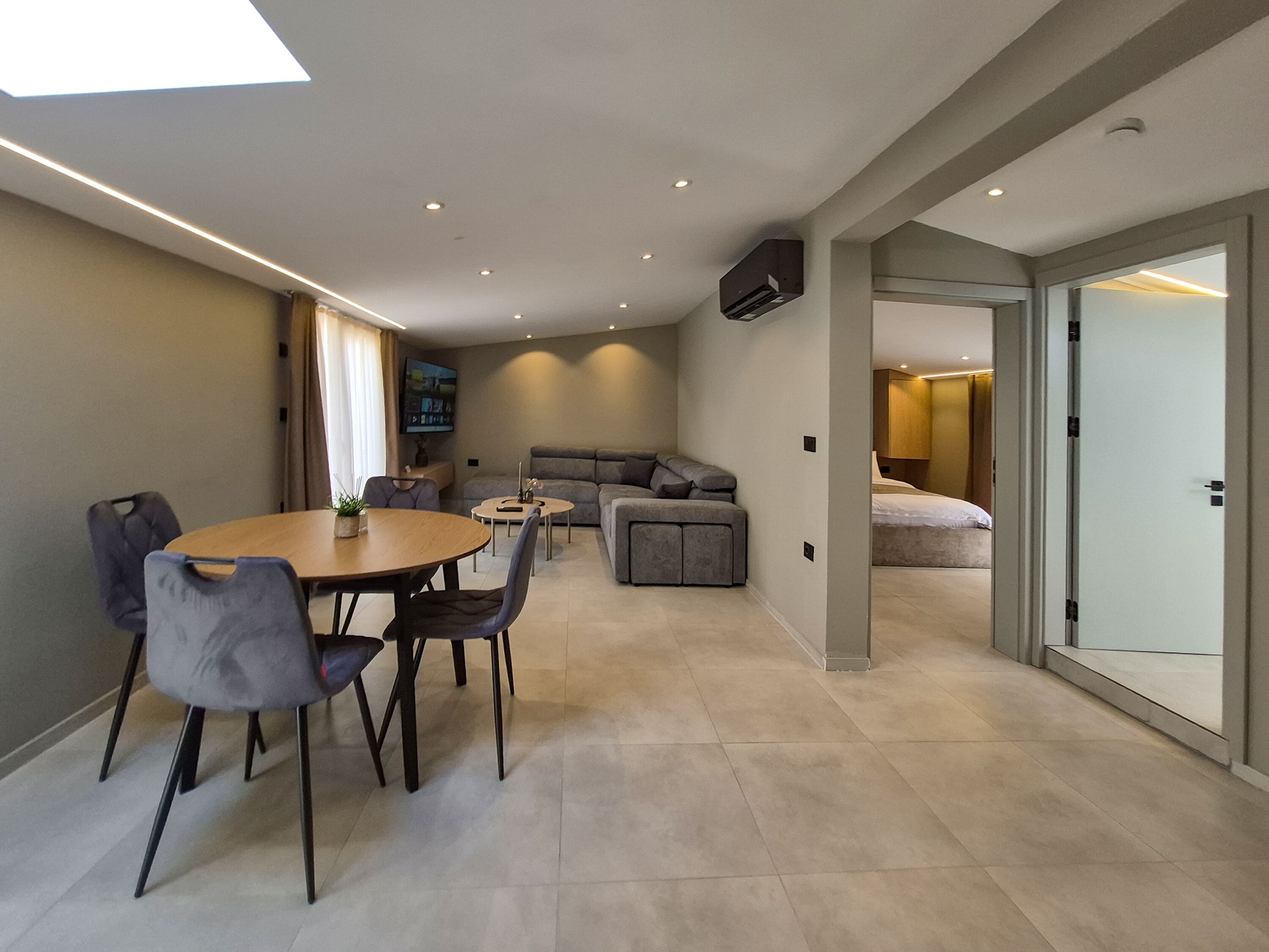 Comfort Apartment, Balcony, City View | Desk, laptop workspace, free WiFi, bed sheets