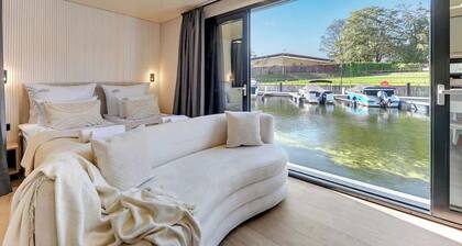 Houseboat Shell | Old Town | Romantic | Sauna