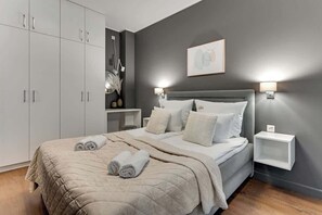 Bügeleisen/Bügelbrett, Reisekinderbett, WLAN, Bettwäsche