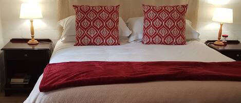 Ropa de cama de alta calidad y tabla de planchar con plancha