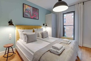 Bügeleisen/Bügelbrett, Reisekinderbett, WLAN, Bettwäsche