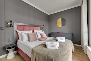 Bügeleisen/Bügelbrett, Reisekinderbett, WLAN, Bettwäsche
