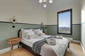 Bügeleisen/Bügelbrett, Reisekinderbett, WLAN, Bettwäsche
