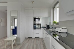 Coffee/tea maker, fridge, microwave, oven - Waterlane F35 | SPA, Gym & Pool | Two levels (Gdańsk)