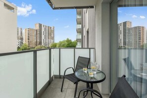 Outdoor dining - Nowa Letnica 30 | Seaside Deluxe Apartament (Gdańsk)