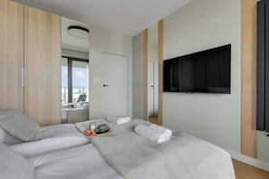 Bügeleisen/Bügelbrett, Reisekinderbett, WLAN, Bettwäsche