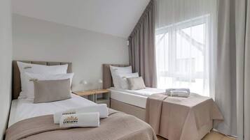 Iron/ironing board, travel crib, WiFi, bed sheets