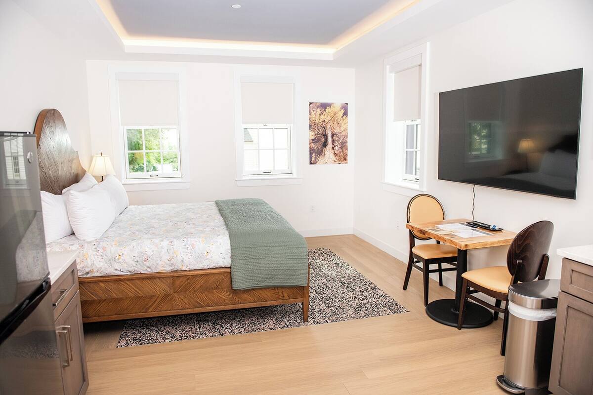 Classic King Bedroom