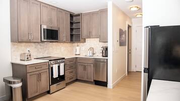 Classic King Bedroom | Private kitchen | Full-size fridge, microwave, oven, stovetop