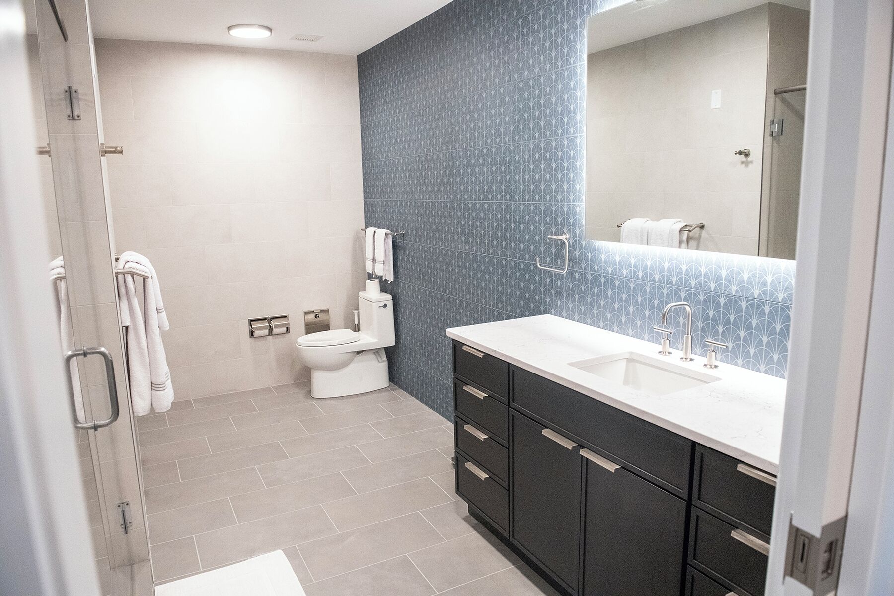 Crown Level Suite | Bathroom | Shower, hair dryer, towels, soap