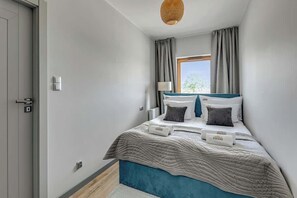 Bügeleisen/Bügelbrett, Reisekinderbett, WLAN