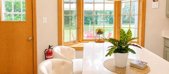 Premium Family Retreat: King Bed, Full Bunks & Private Playground