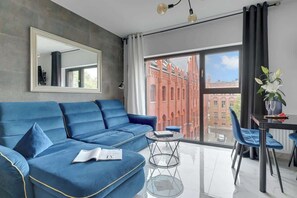 TV, fireplace - Rezydencja Wintera 53 | Riverside (Gdańsk)