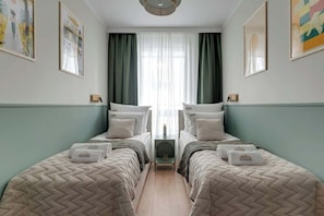 Bügeleisen/Bügelbrett, Reisekinderbett, WLAN, Bettwäsche