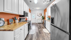 Ferienhaus, Mehrere Betten (Laguna Breeze Retreat) | Eigene Küche