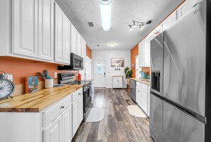 House, Multiple Beds (Laguna Breeze Retreat) | Private kitchen - Laguna Breeze Retreat (Panama City Beach)