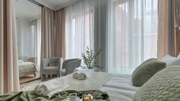 Bügeleisen/Bügelbrett, Reisekinderbett, WLAN, Bettwäsche