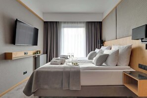 Bügeleisen/Bügelbrett, Reisekinderbett, WLAN, Bettwäsche