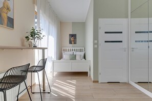Bügeleisen/Bügelbrett, Reisekinderbett, WLAN, Bettwäsche
