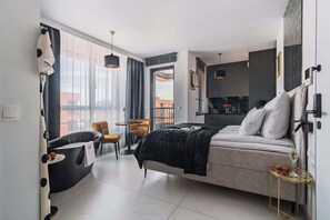 Bügeleisen/Bügelbrett, Reisekinderbett, WLAN, Bettwäsche