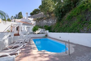 Pool - Holiday Home 'Trino' with Sea Views, Wi-Fi and Air Conditioning (Almuñécar)