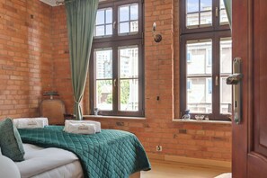 Bügeleisen/Bügelbrett, Reisekinderbett, WLAN, Bettwäsche