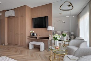 Bügeleisen/Bügelbrett, Reisekinderbett, WLAN, Bettwäsche