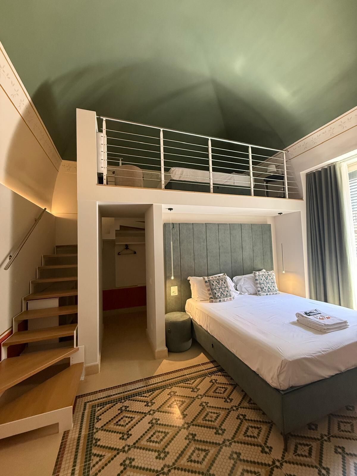Kamar Triple Junior, balkon, pemandangan kota | Wi-Fi gratis