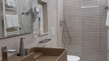 Kamar Double Superior, pemandangan kota | Kamar mandi