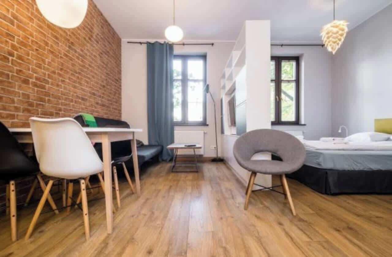 Iron/ironing board, travel cot, WiFi, bed sheets