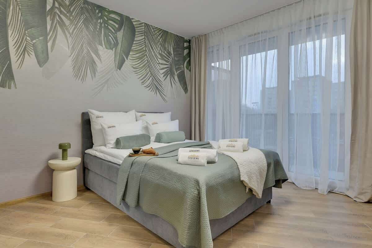 Iron/ironing board, travel cot, WiFi, bed sheets