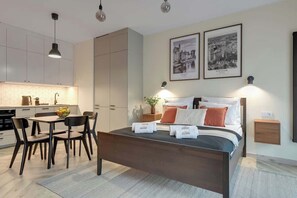 Bügeleisen/Bügelbrett, Reisekinderbett, WLAN, Bettwäsche