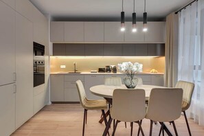 Dining - Doki 73 | Gdańsk Shipyard & Foodhall | Parking (Gdańsk)
