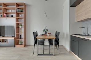 Dining - Perfect Stay | Letnica 2 with Terrace (Gdańsk)