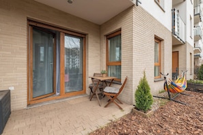 Outdoor dining - Perfect Stay | Letnica 2 with Terrace (Gdańsk)