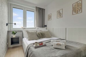 Iron/ironing board, travel cot, WiFi, bed sheets - Szopy 61 | City View | High Floor (Gdańsk)