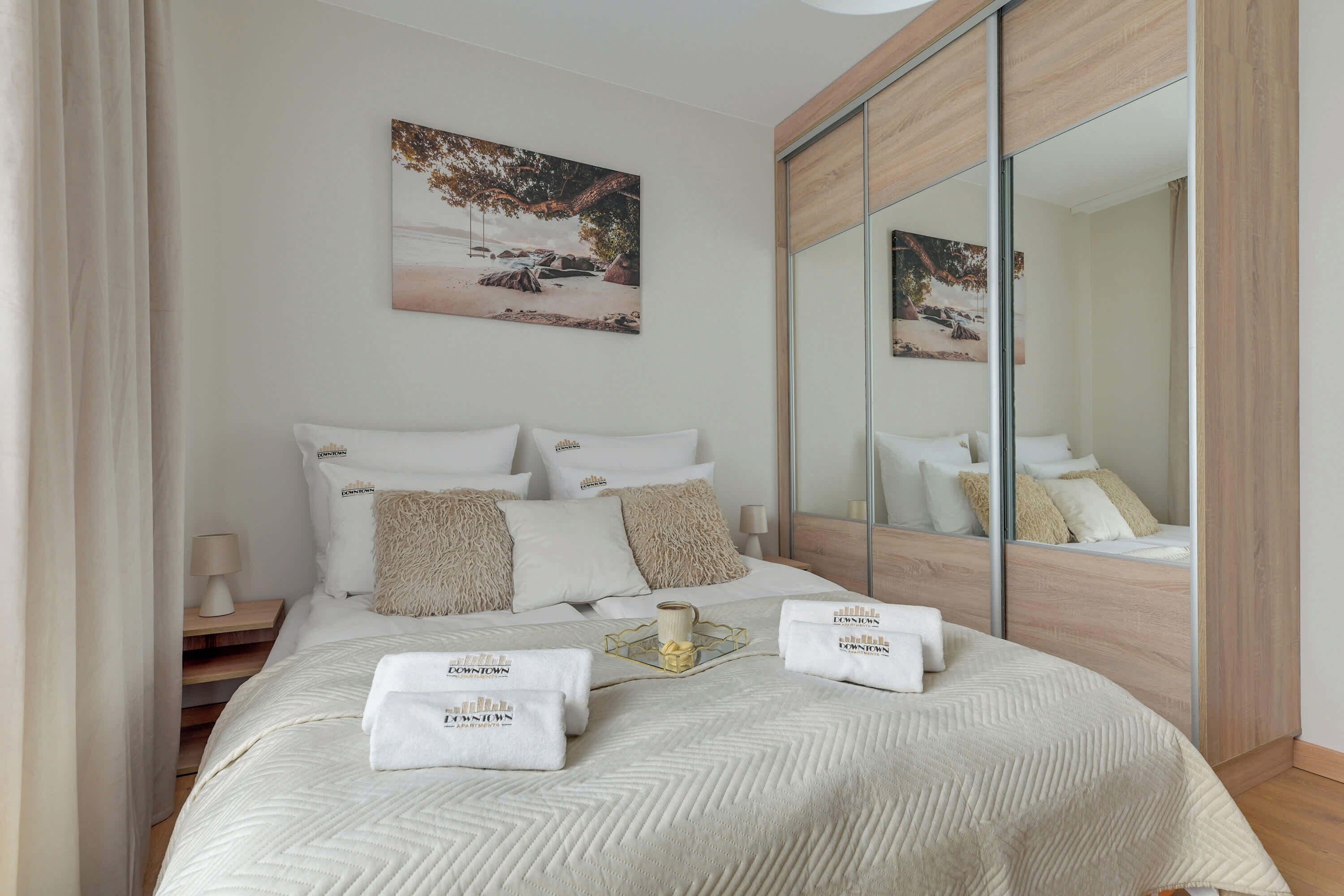 Iron/ironing board, travel crib, WiFi, bed sheets
