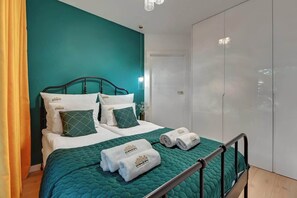 Bügeleisen/Bügelbrett, Reisekinderbett, WLAN, Bettwäsche