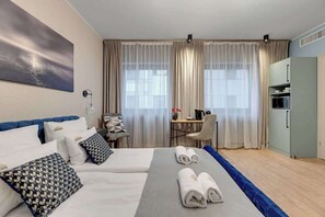 Bügeleisen/Bügelbrett, Reisekinderbett, WLAN, Bettwäsche