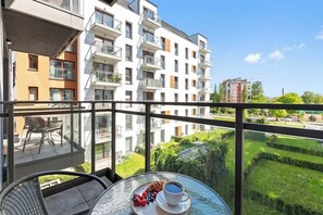 Outdoor dining - Nowa Motława F22 | River View | City Center (Gdańsk)