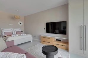 Bügeleisen/Bügelbrett, Reisekinderbett, WLAN, Bettwäsche