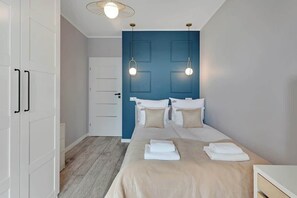 Bügeleisen/Bügelbrett, Reisekinderbett, WLAN, Bettwäsche