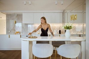Coffee/tea maker, fridge, oven, stovetop - Monte Cassino Glamour | Bathtub | TOP Location (Sopot)