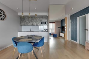 Interior - Nº 83 with Balcony | Pool, SPA & Gym | River View (Gdańsk)