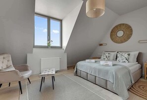Bügeleisen/Bügelbrett, Reisekinderbett, WLAN, Bettwäsche